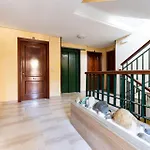 Malagasuite Seaside Penthouse With 2 Car Parking Daire