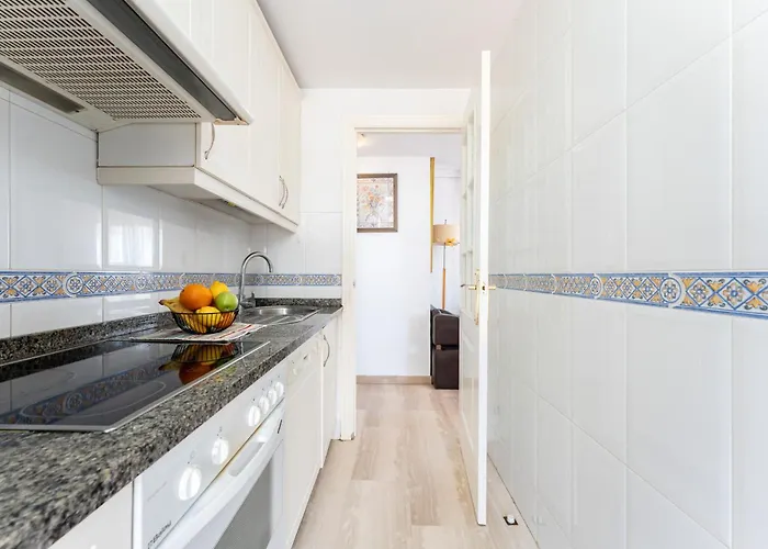 Malagasuite Seaside Penthouse With 2 Car Parking *