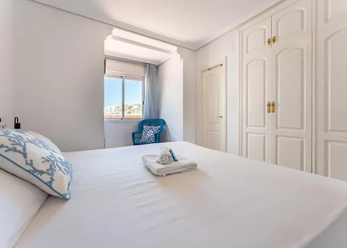 Malagasuite Seaside Penthouse With 2 Car Parking Fuengirola