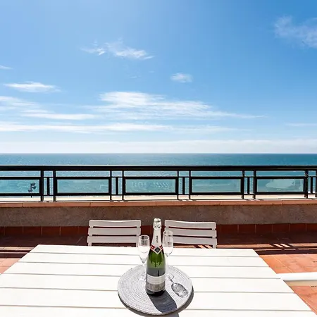 Malagasuite Seaside Penthouse With 2 Car Parking Апартаменты *